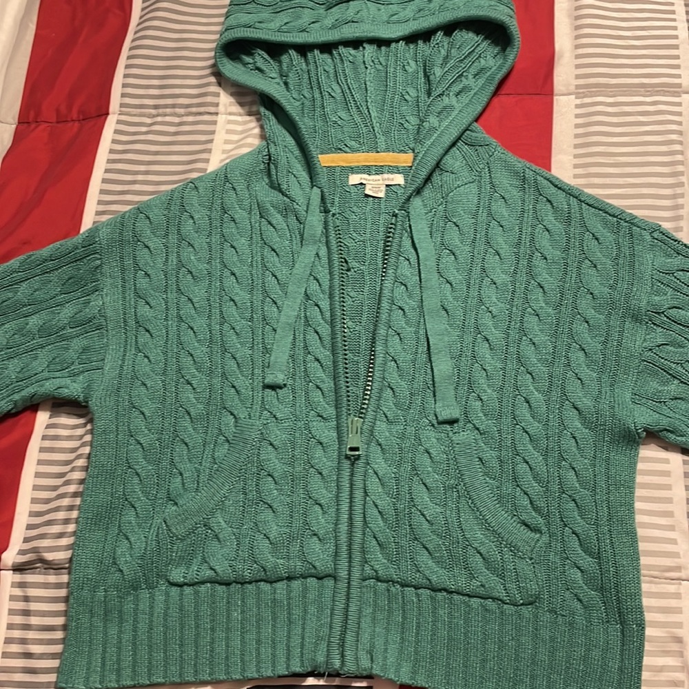American Eagle zip up hooded sweater - Size M